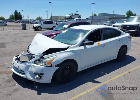 2015 Nissan Altima 2.5/2.5 S/2.5 Sl/2.5 Sv z USA, uszkodzony, nr VIN 1N4AL3AP7FN896470